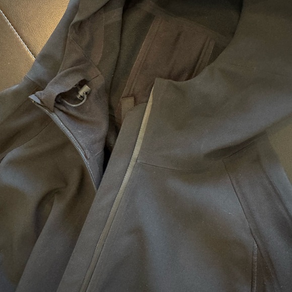 Black Lululemon Shell Jacket - Picture 9 of 10